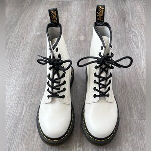 Dr. Martens White Leather Lace Up Combat Boots Size 7